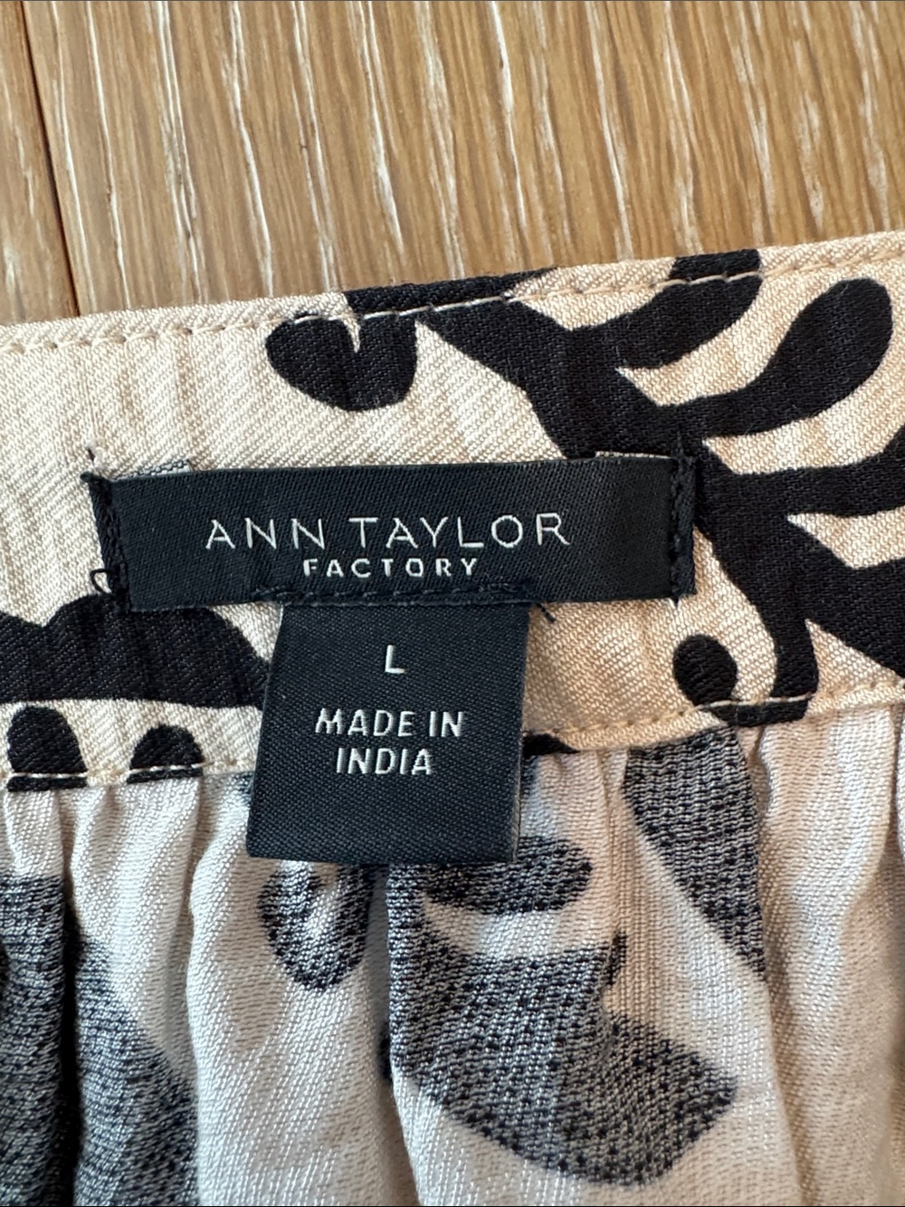 Ann Taylor Factory Cream & Black Floral Square-Neck Puff Sleeve Blouse - Picture 3 of 4